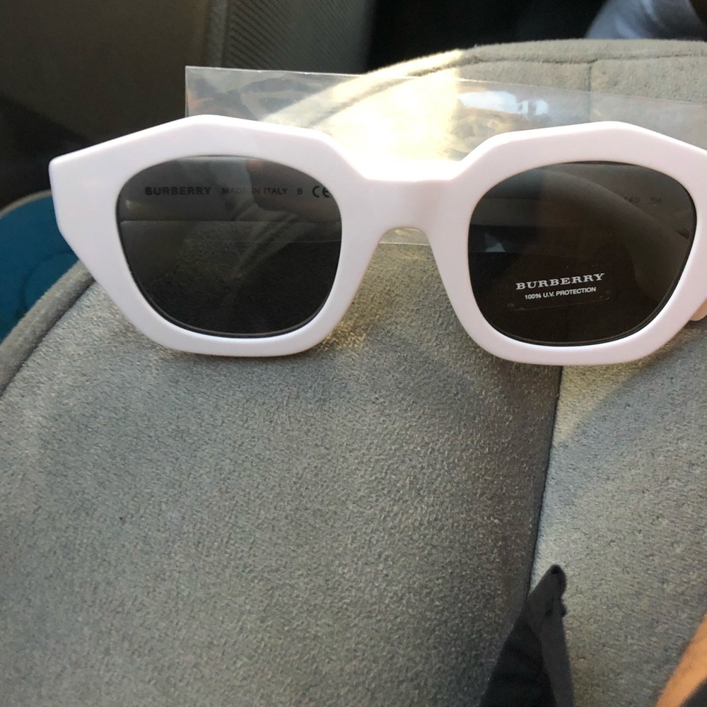 Burberry Sunglasses BRAND NEW